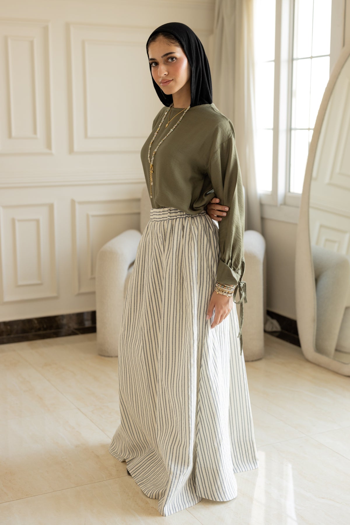 Breeze Flow Skirt in White & gray