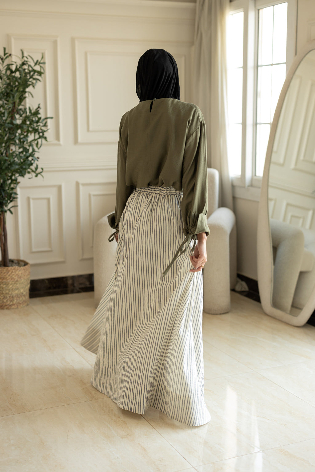 Breeze Flow Skirt in White & gray