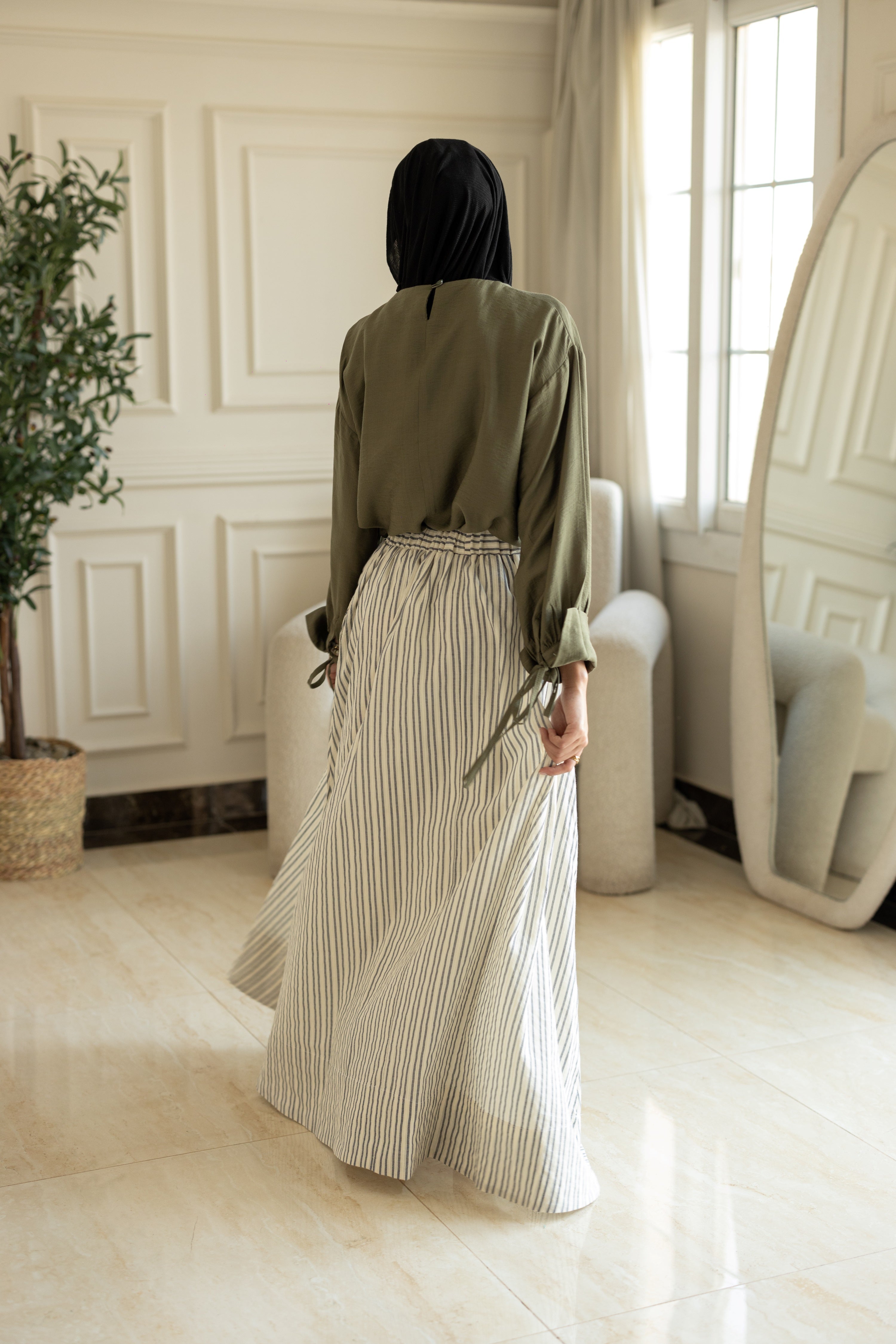 Breeze Flow Skirt in White & gray